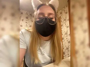 Bongacams Adult Video Chat of Donut-red