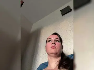 Bongacams Free Porn Cam of SaliiOnli
