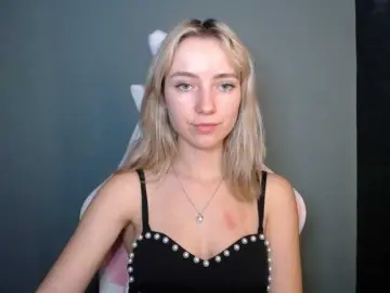 Bongacams Free Porn Cam of LuciaGlow