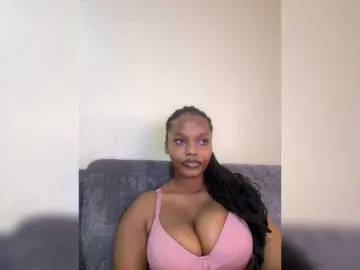 Bongacams Free Porn Cam of Curvy-maxy9