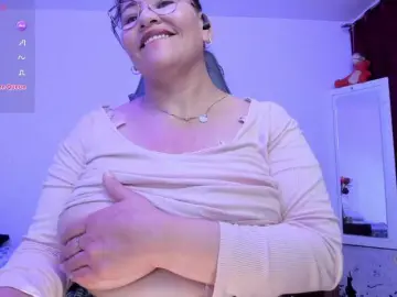 Bongacams Free Live Porn of esmeraldamilf