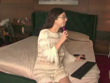 Bongacams Watch Live Sex Cams of AliceBeau