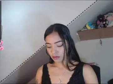Bongacams Sex Cam of Pocahot-ass