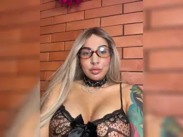 Bongacams Watch Live Sex Cams of CosmoV1be