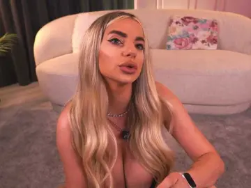 Bongacams Nude Webcam of PearlPlenty