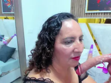 Bongacams Free Porn Cam of Luna-Naughty1