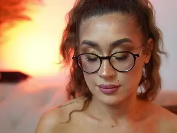 Bongacams Live Sex Cam of AileenKiss
