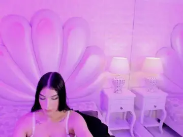 Bongacams Free Live Porn of LevahMia1