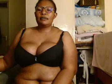 Bongacams Free Live Porn of Sexiemama