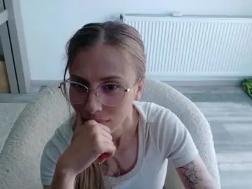Bongacams Adult Webcams of DiddySweet1