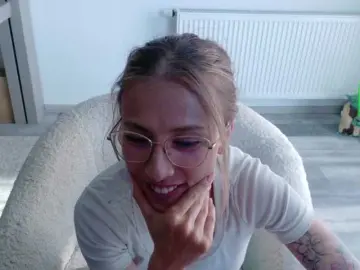 Bongacams Watch Live Sex Cams of DiddySweet1