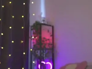 Cam4 Live Sex Cam of AzzieTheriault