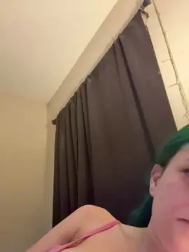 Cam4 Sex Cam of chxrry_b0mbz