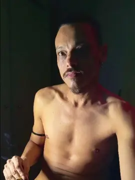 Cam4 Live Porn of villanocat