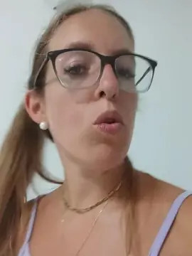 Cam4 Live Sex of Nayra