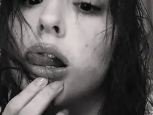 Cam4 Free Porn Cam of LoriannMeinert