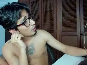 Cam4 Sex Cam of SrIncognito666