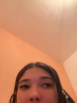Cam4 Live Porn of alice22