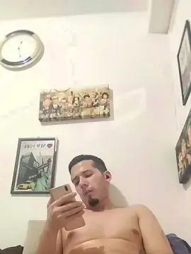 Cam4 Nude Webcam of thanatos69alex