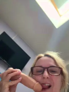 Cam4 Free Live Porn of lucestellata