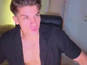Cam4 Watch Live Sex Cams of MaxKaidenn
