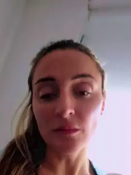 Cam4 Sex Cam of Shirlita2