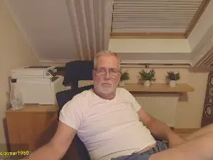 Cam4 Live Sex Cam of subbear1968