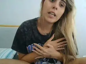 Cam4 Nude Webcam of Emilyvuxa
