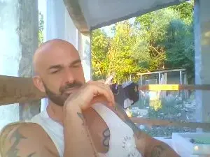 Cam4 Watch Live Sex Cams of ilciuciu20