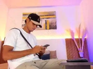 Cam4 Watch Live Sex Cams of zander_20