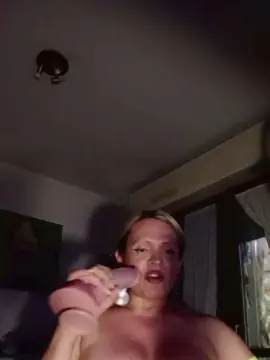 Cam4 Watch Live Sex Cams of carolinda1