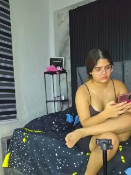Cam4 Sex Cam of Maddyh