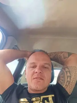 Cam4 Free Live Porn of morenoswing1