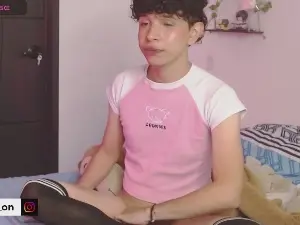 Cam4 Adult Webcam of cuddly_twink