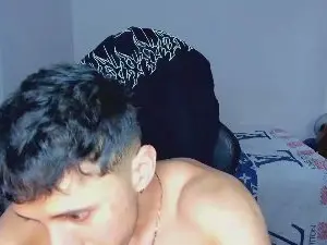 Cam4 Live Porn of Tommy_bred