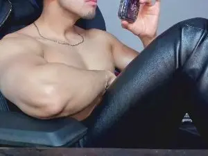 Cam4 Adult Video Chat of Tommy_bred