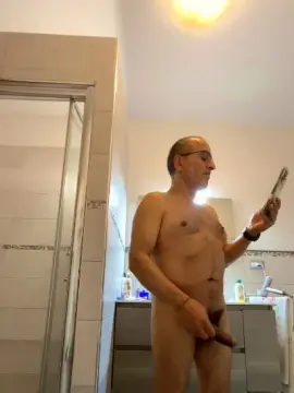 Cam4 Live Porn of Milk1958