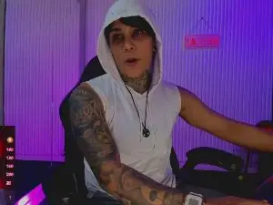 Cam4 Free Porn Cam of zhoestrong