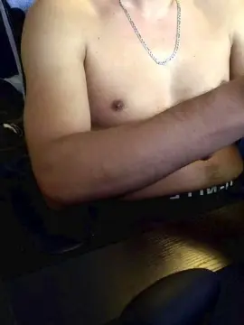 Cam4 Live Sex of yoloyo93