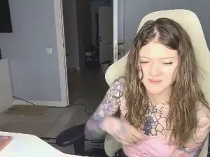 Cam4 Adult Video Chat of MireyaHeyduck
