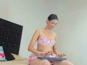 Cam4 Free Live Porn of Linda_Rouss