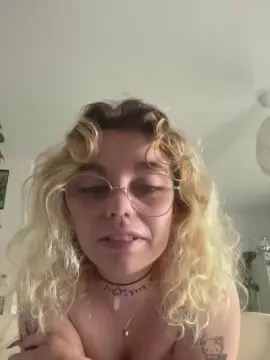 Cam4 Live Porn of Emy_2002