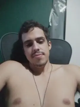 Cam4 Free Live Porn of MauroMartins
