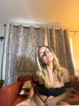 Cam4 Sex Chat of LetsshowitALL