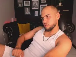 Cam4 Free Live Porn of Marcus_Soler