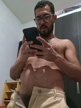 Cam4 Adult Webcam of HShotsmilegyn