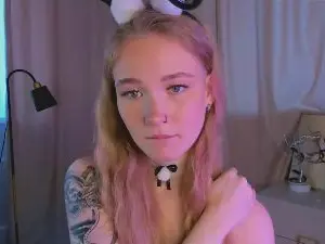Cam4 Adult Webcams of LinhMadeiros