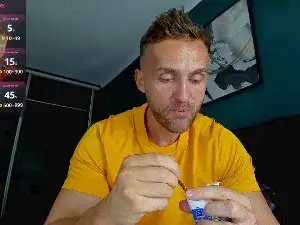 Cam4 Sex Cam of FloydC29