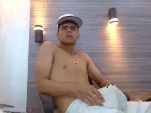 Cam4 Free Live Porn of Lelehott01