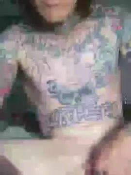 Cam4 Free Live Porn of tayboy91